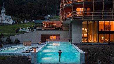 3_-_Hotel_Bella_Vista_-_Trafoi_Infinity_Pool.jpg