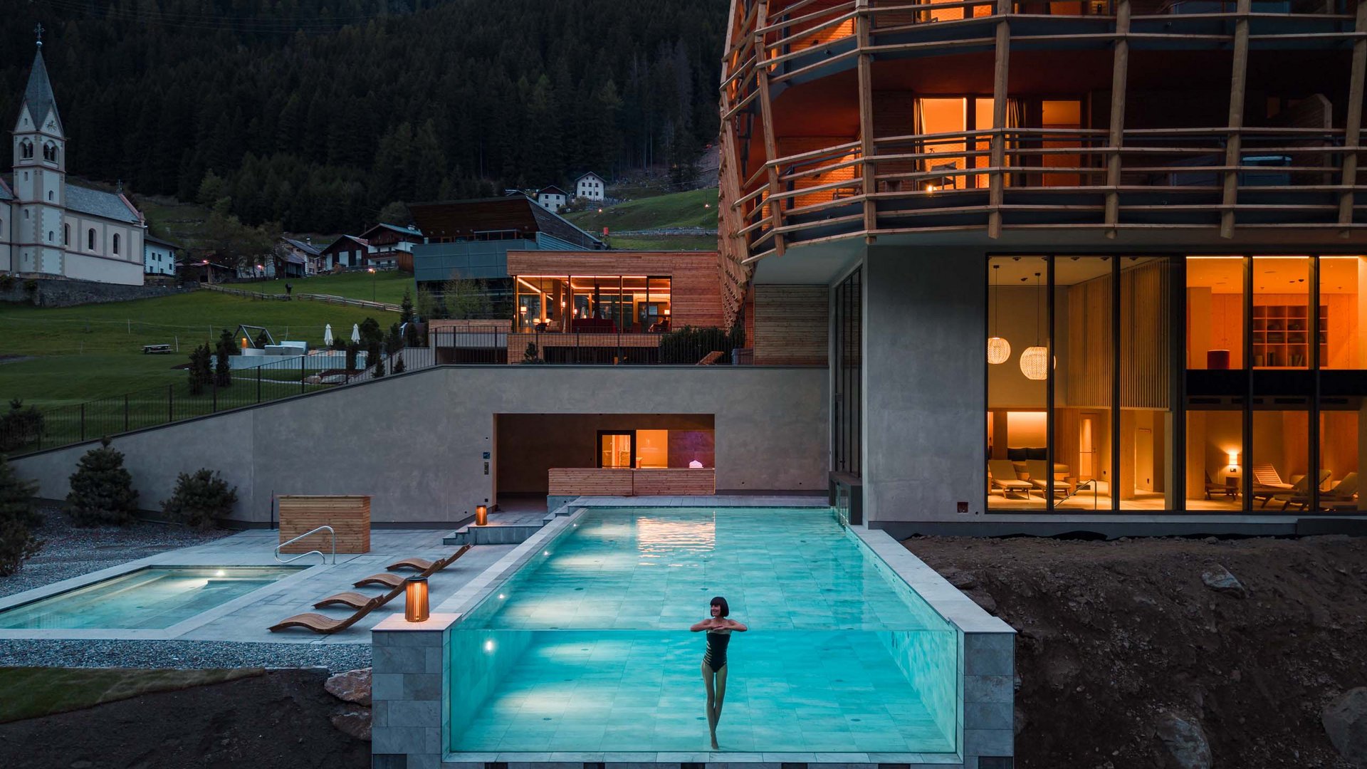 3_-_Hotel_Bella_Vista_-_Trafoi_Infinity_Pool.jpg